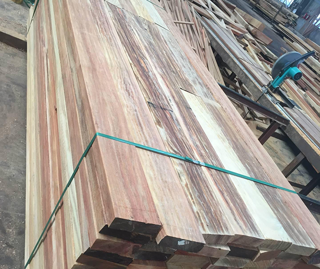 大田芬兰松方木